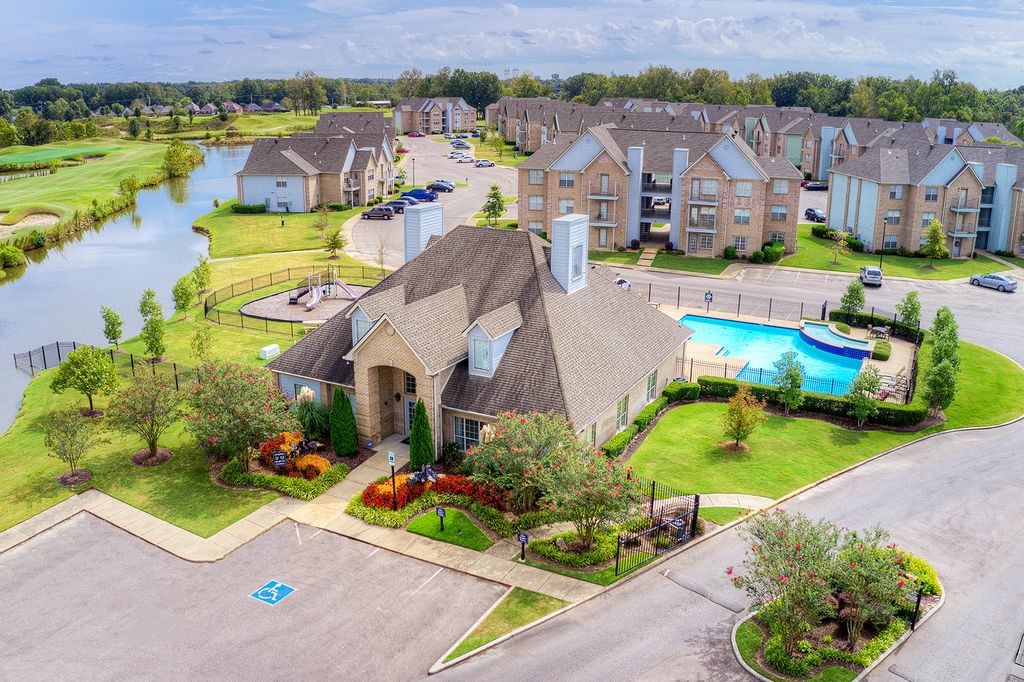 8786 N Creek Blvd, Southaven, MS 38671