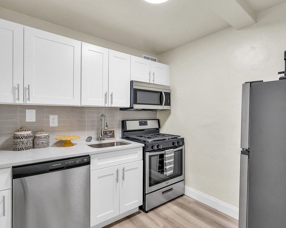700 Browning Rd #D0215, Oaklyn, NJ 08107