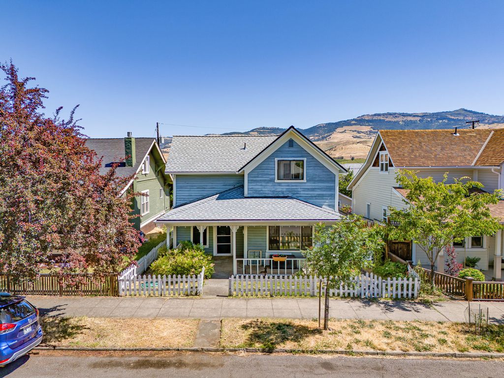 333 B St, Ashland, OR 97520 - See Est. Value, Schools &amp; More