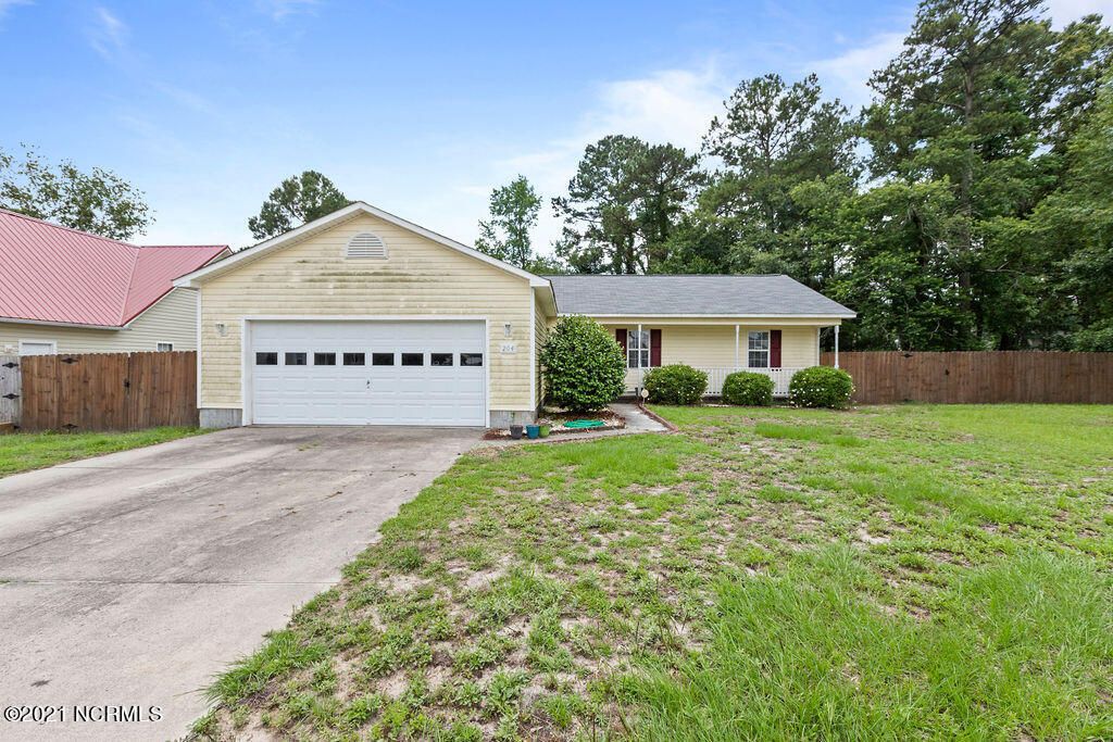 204 Redberry Drive, Richlands, NC 28574