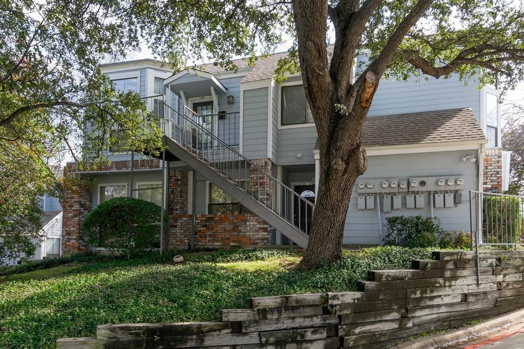3420 Country Club Dr W #211, Irving, TX 75038