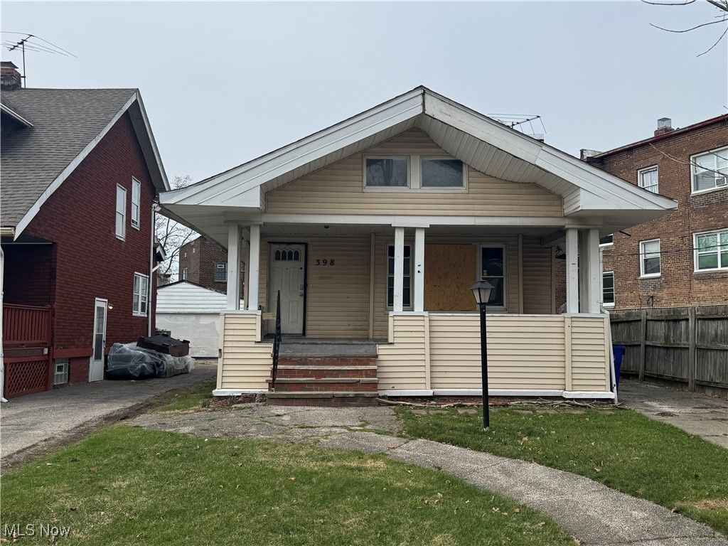 398 E  147th St, Cleveland, OH 44110