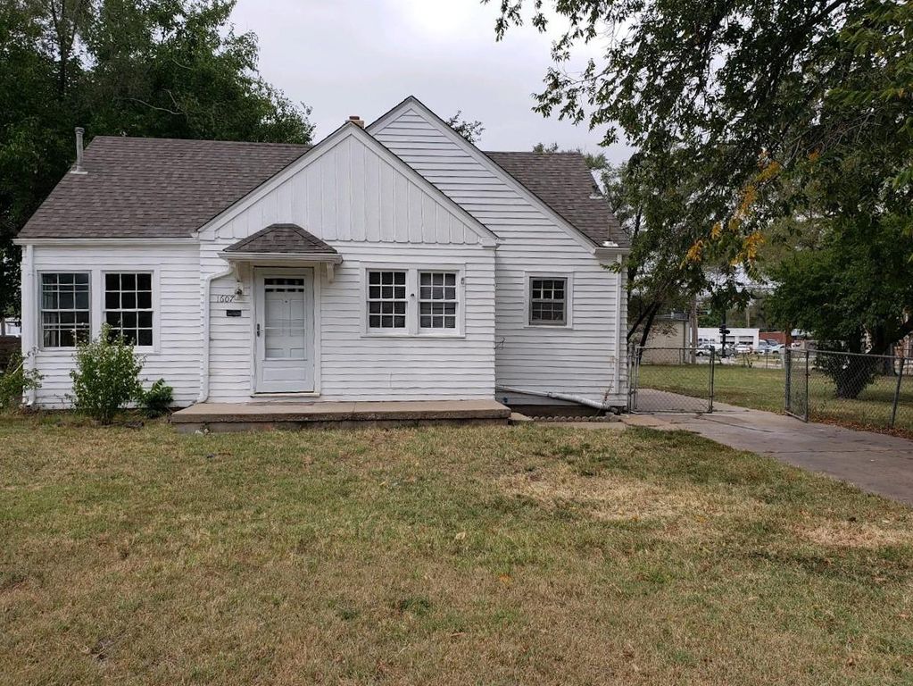 1607 S Sedgwick St, Wichita, KS 67213