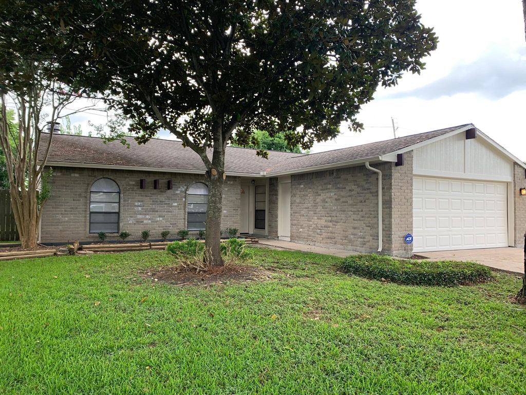 427 Lee Dr, Richmond, TX 77469