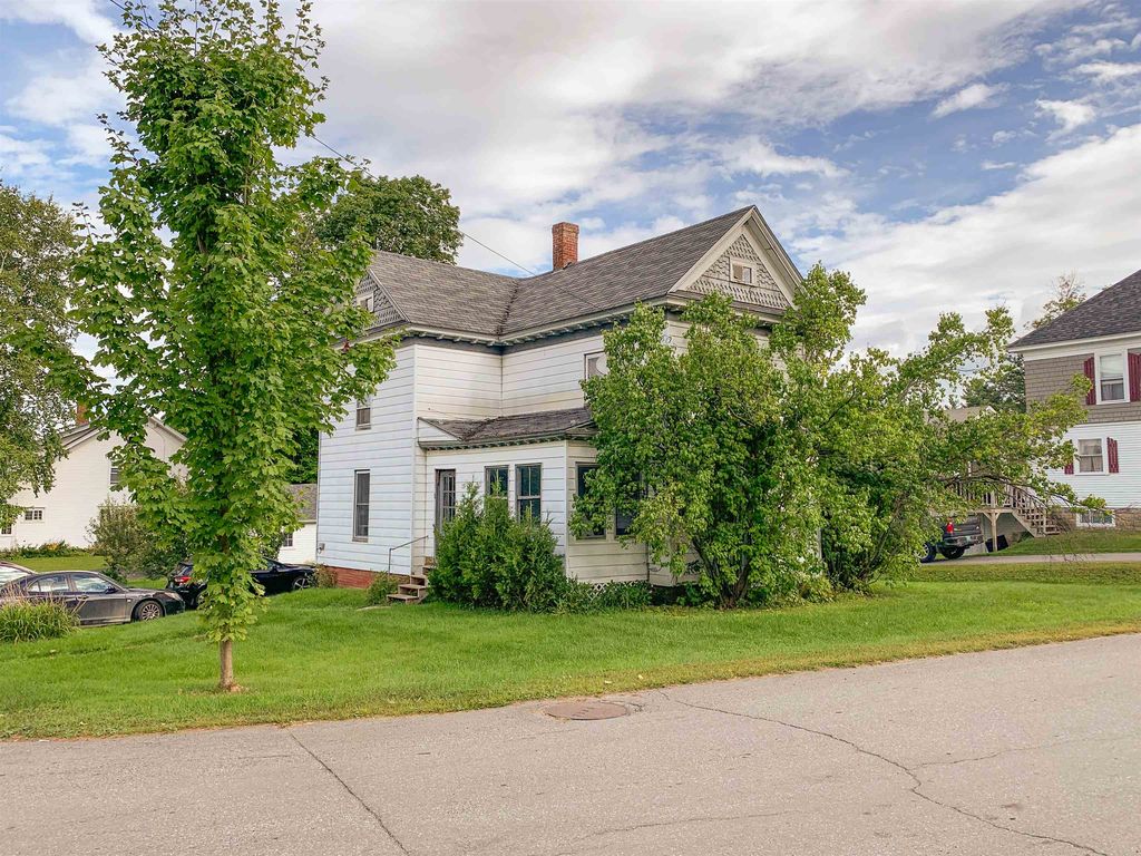 19 Liberty St, Orleans, VT 05860