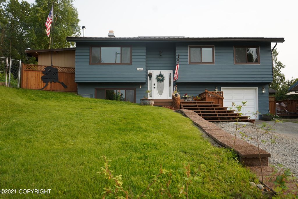 5826 E 9th Ct, Anchorage, AK 99504
