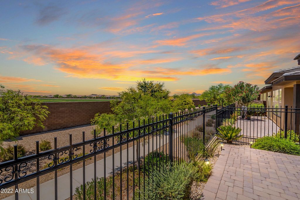 893 E Cobble Stone Dr, San Tan Valley, AZ 85140