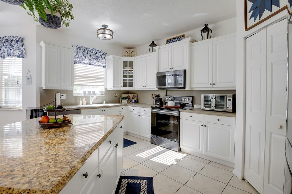 2505 Glendale Dr, Royal Palm Beach, FL 33411