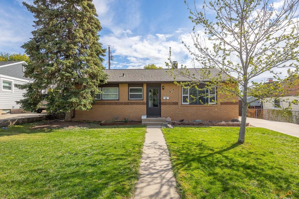 1014 Allen Ave, Rapid City, SD 57701