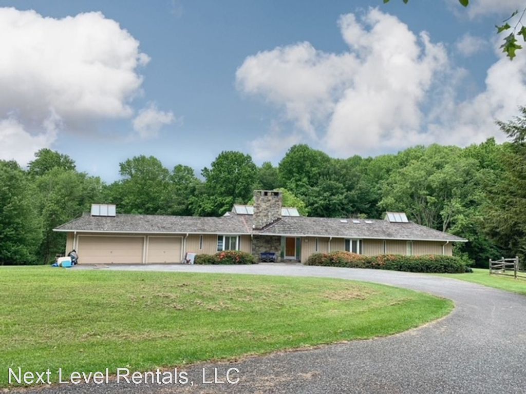 8410 Hawkins Creamery Rd, Gaithersburg, MD 20882