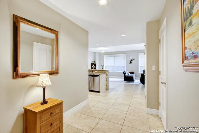 215 N Center St #305, San Antonio, TX 78202