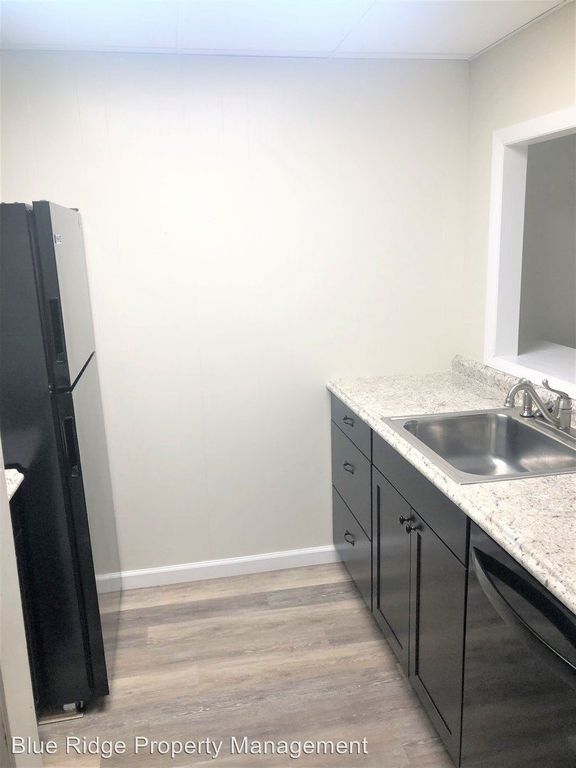 332 Old Gray Station Rd #5, Johnson City, TN - 2 Bed, 1 Bath Multi