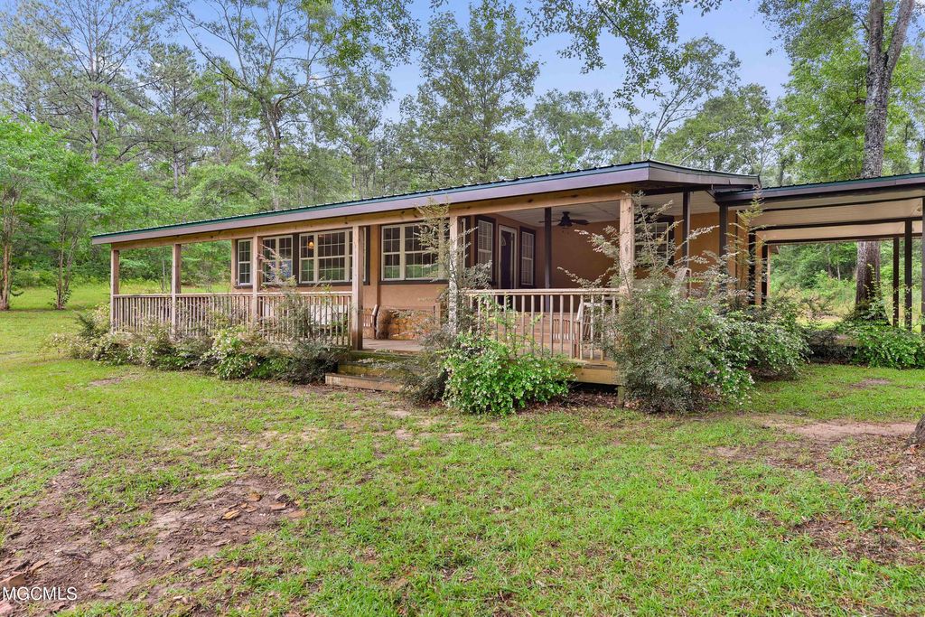 266 Lloyd Eubanks Rd, Lucedale, MS 39452