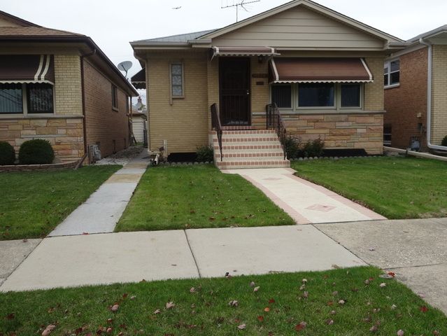 7546 W Carmen Ave, Harwood Heights, IL 60706