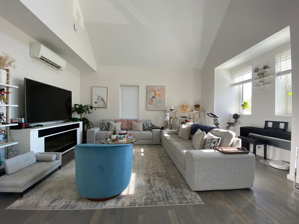 15 Howard Ave #4, Dorchester, MA 02125