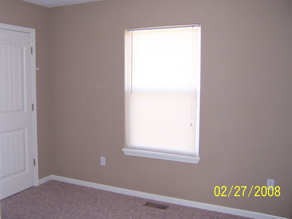 1805 Villa Dr, Warrensburg, MO 64093
