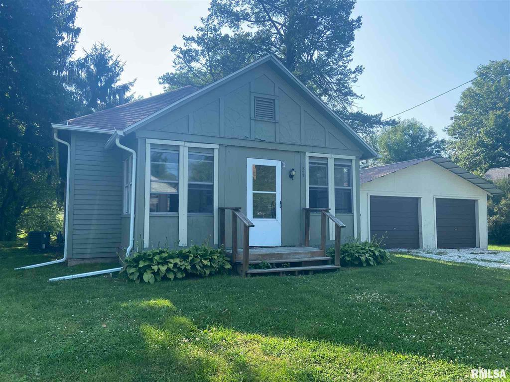 1322 N Main St, Lewistown, IL 61542