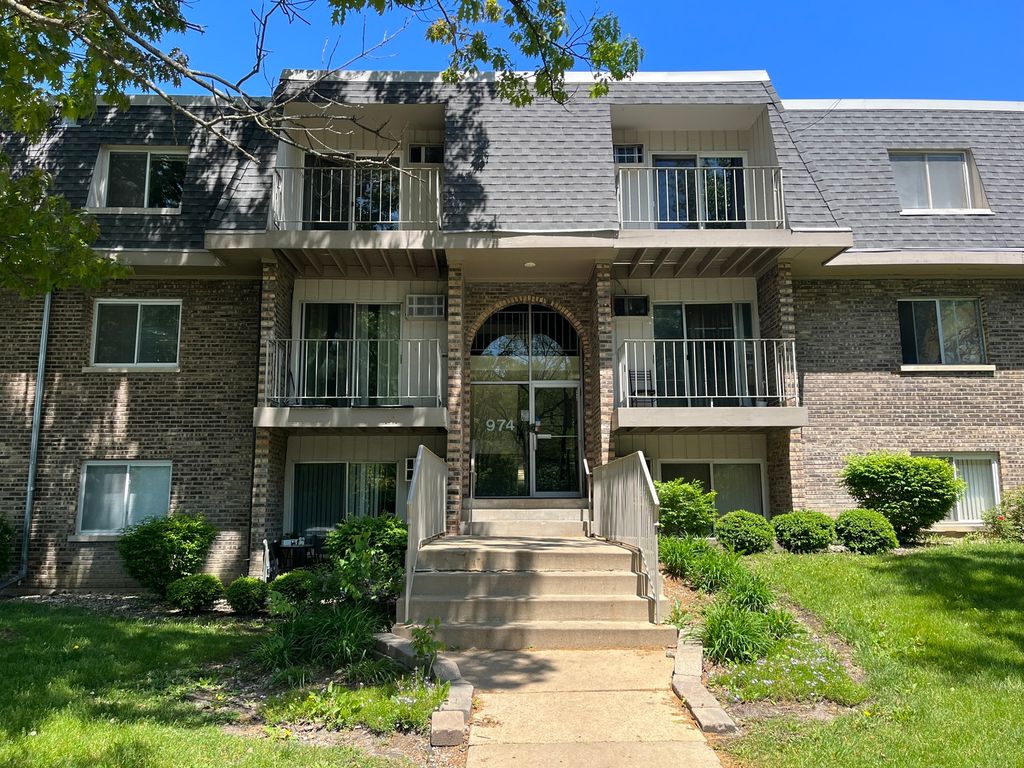 974 Crabapple Dr #208, Prospect Heights, IL 60070