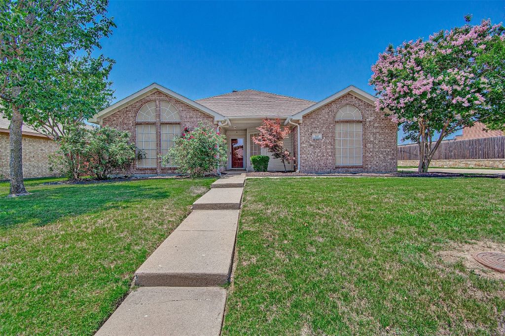 737 NW Summercrest Blvd, Burleson, TX 76028 Trulia