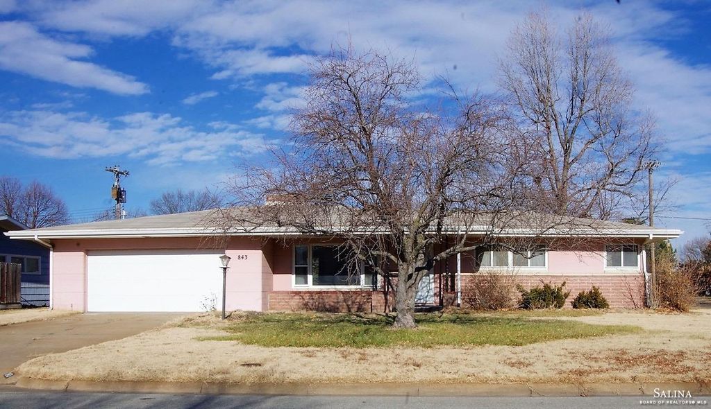 843 Manor Rd, Salina, KS 67401 Trulia