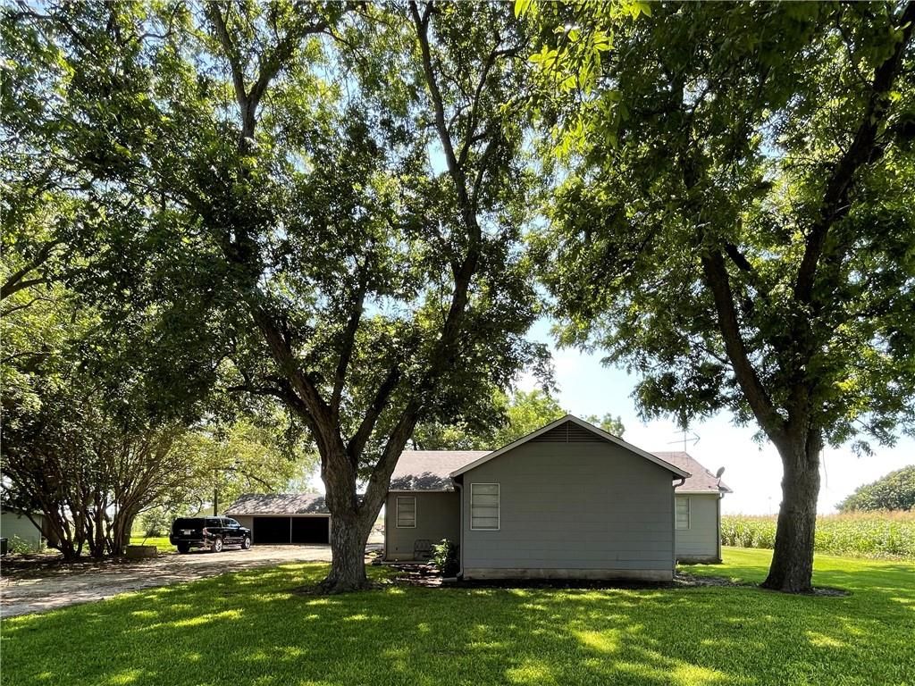 4213 N Main St, Taylor, TX 76574