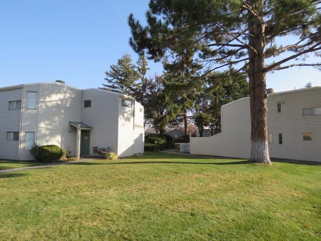 1105 SW 17th St #D4, Hermiston, OR 97838