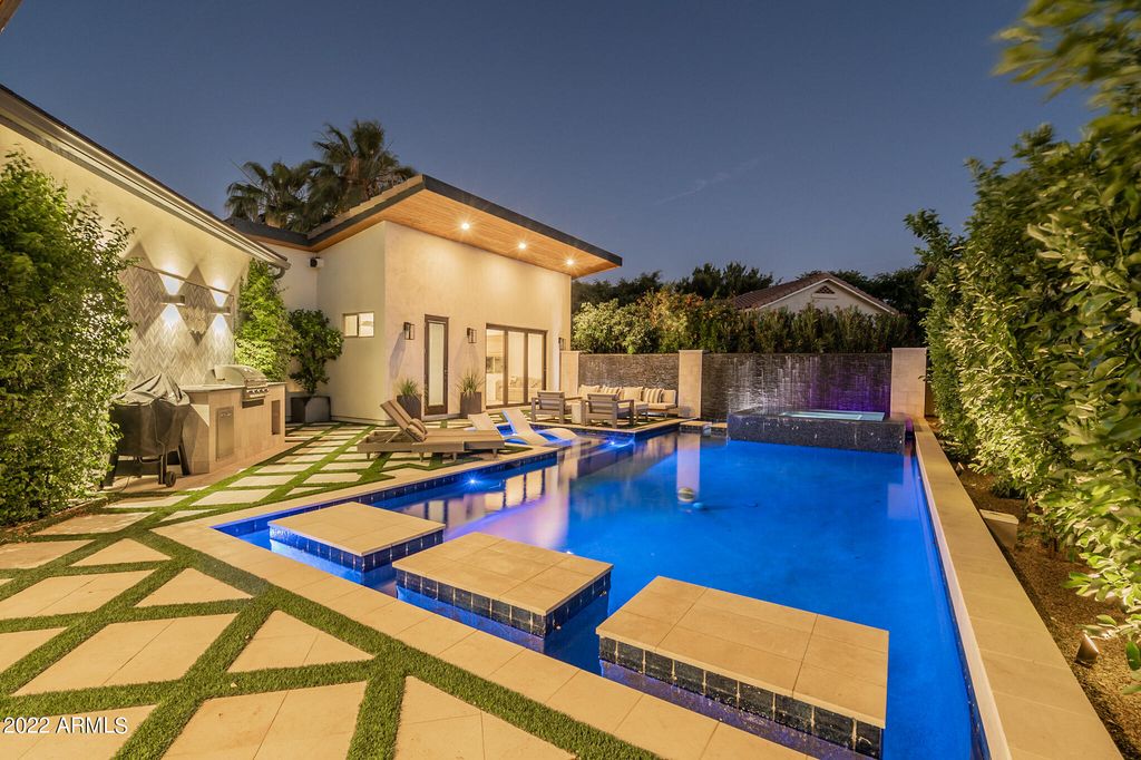 2755 E Hobart St, Gilbert, AZ 85296