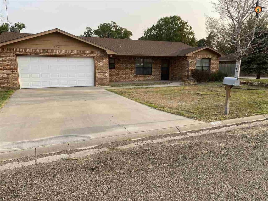 2003 Boxwood St, Portales, NM 88130