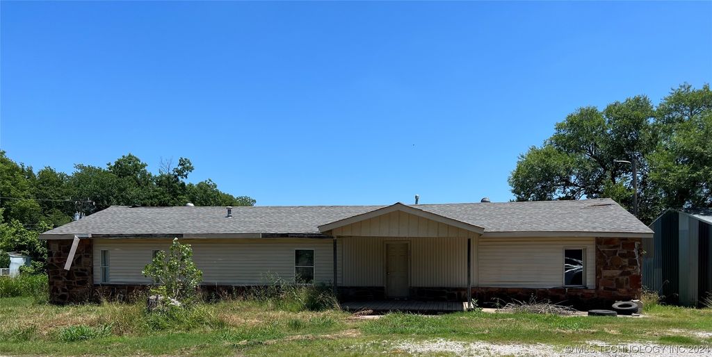 521 N Clark St, Ramona, OK 74061 MLS 2400886 Trulia