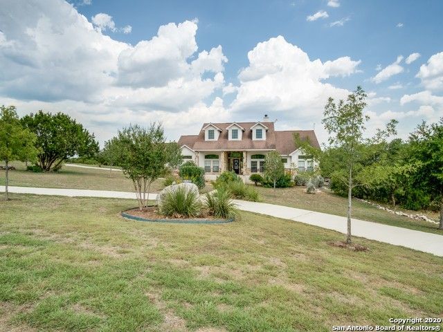 112 County Road 2804, Mico, TX 78056