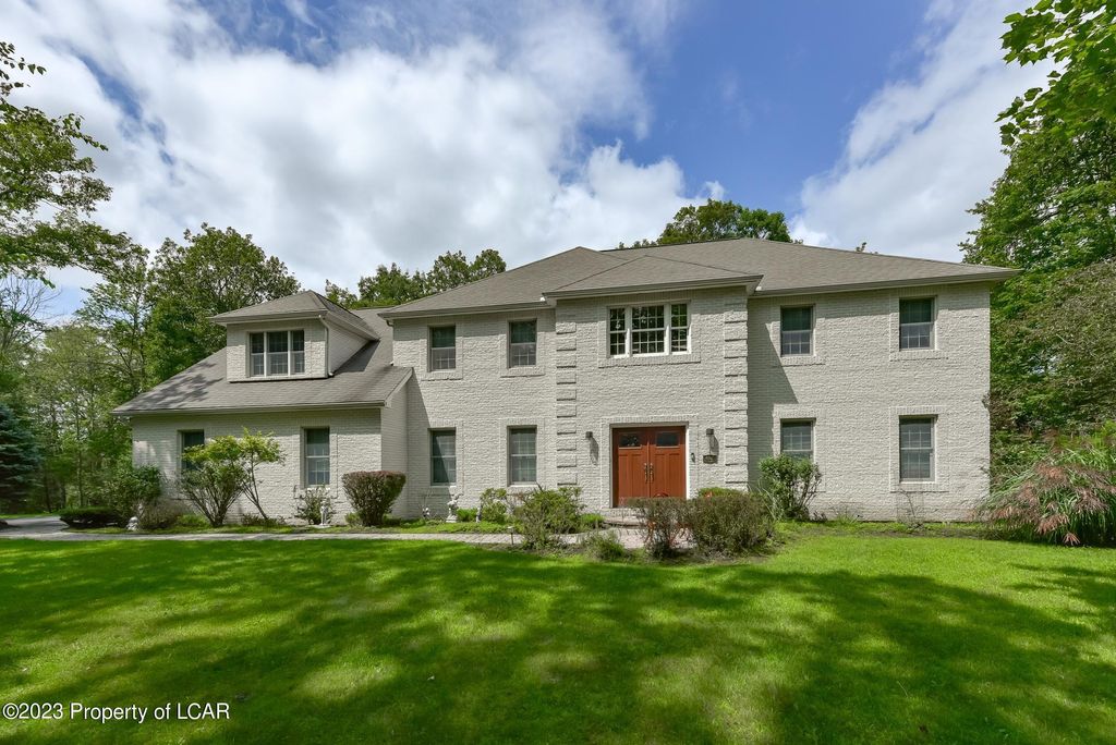 498 Twinbrook Rd, Bear Creek Township, PA 18702 SingleFamily Home for