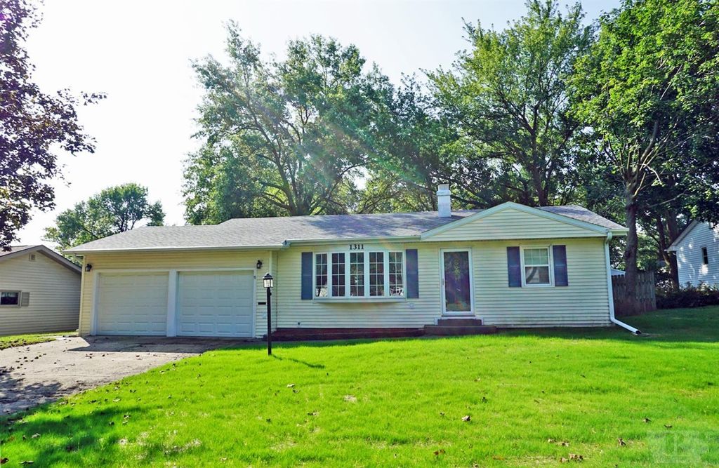 1311 Lincoln Ave, Harlan, IA 51537 Trulia
