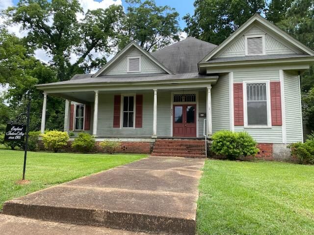 303 E Dekalb St, Marion, AL 36756
