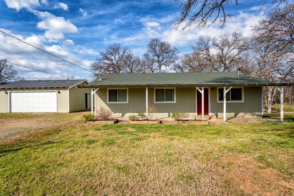 6830 Porkchop Ln, Anderson, CA 96007