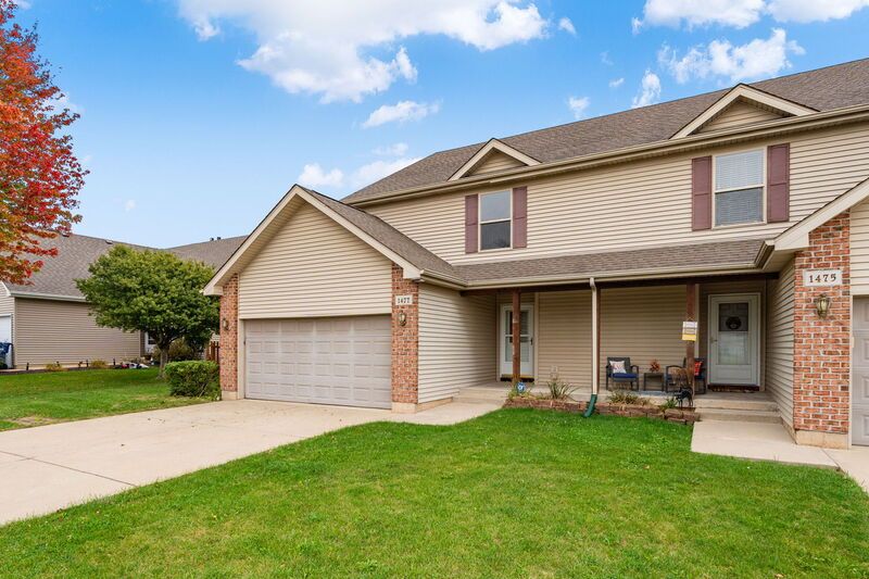1477 Stonefield Dr, Dekalb, IL 60115