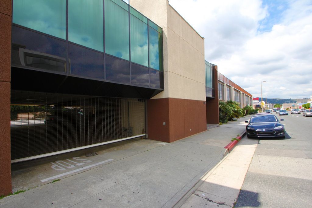 430 W Colorado St, Glendale, CA 91204