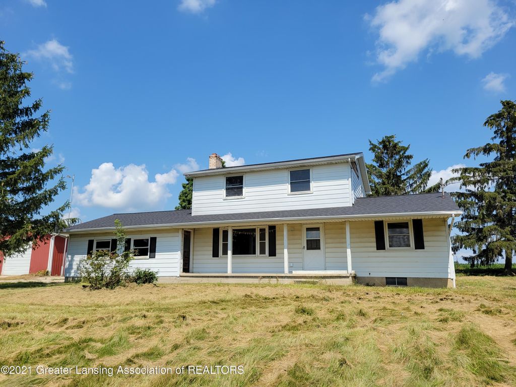9358 W Cutler Rd, Eagle, MI 48822