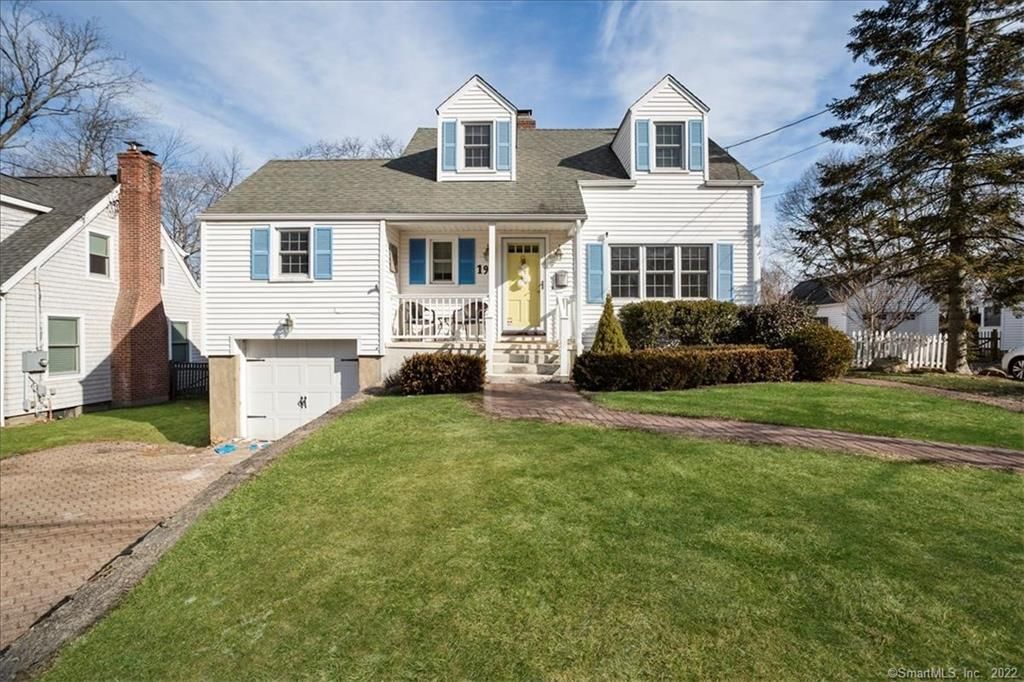 196 Figlar Ave, Fairfield, CT 06824