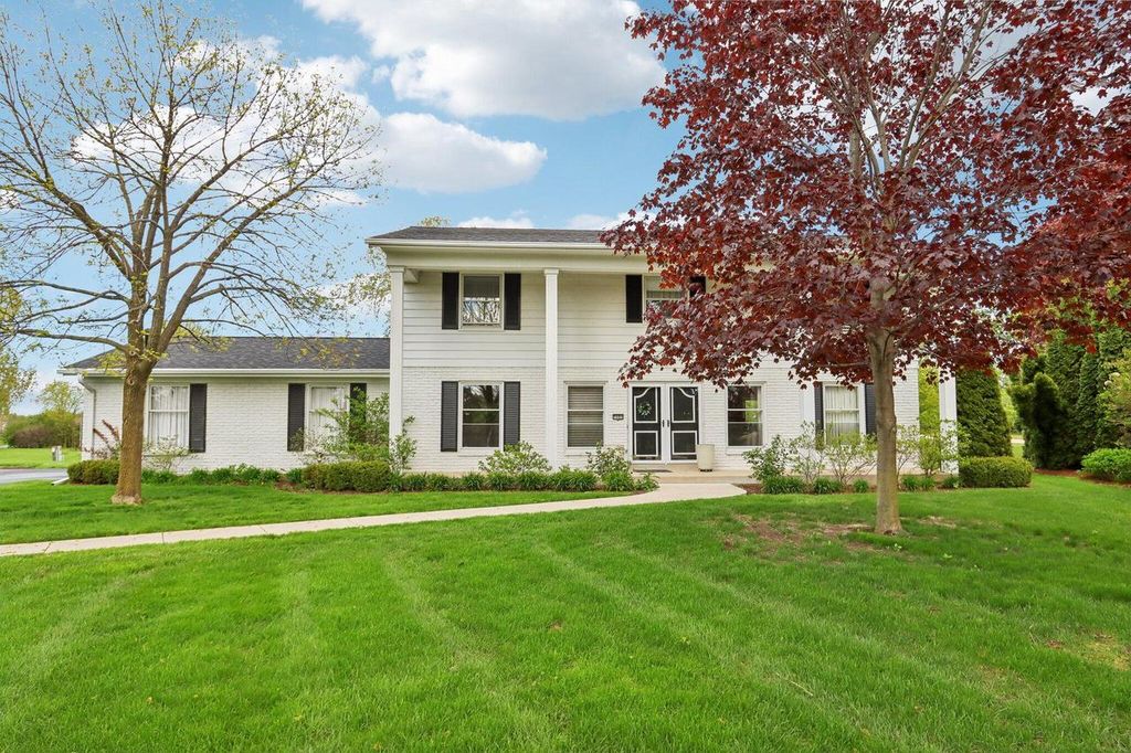3406 West Clubview COURT, Mequon, WI 53092