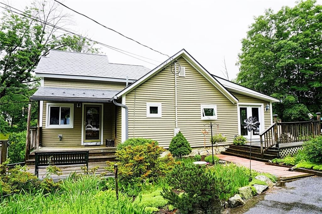 40 Claire Hill Rd, Burlington, CT 06013