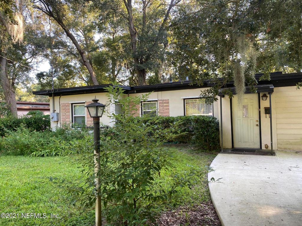 425 Tabor Dr W, Jacksonville, FL 32216