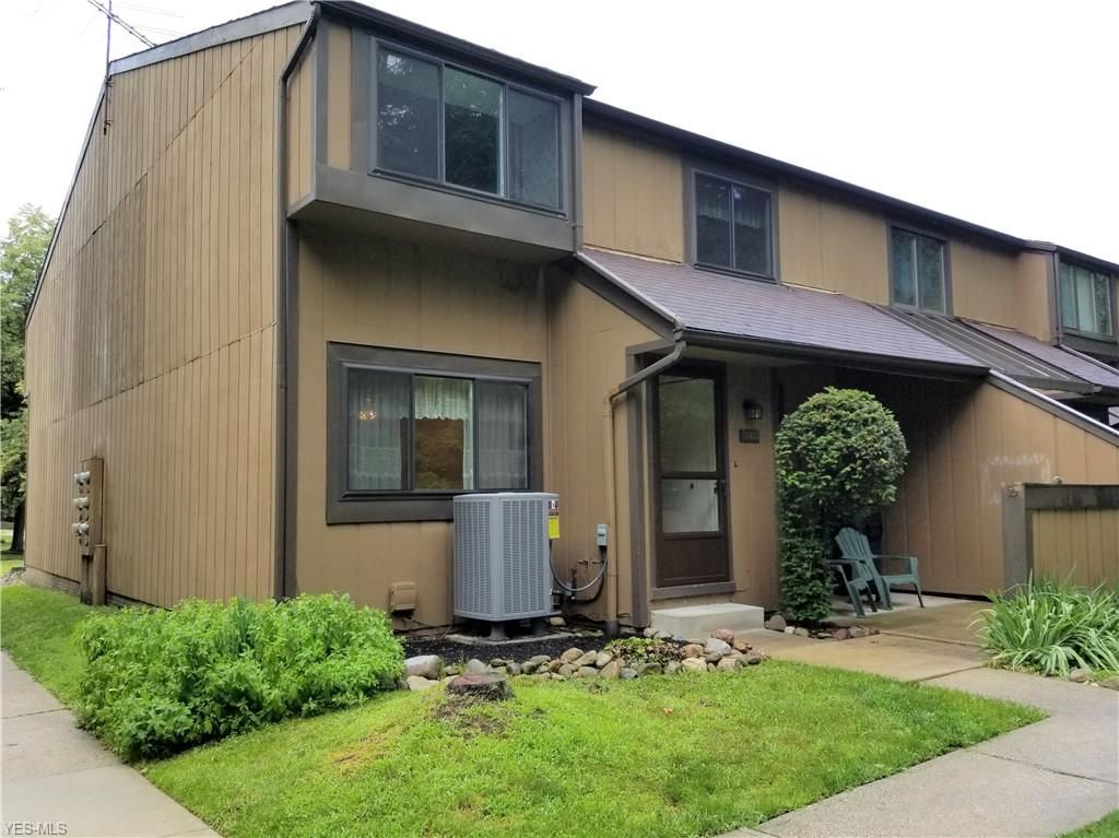 11455 Harbour Light Dr 1455, North Royalton, OH 2 Bed, 2 Bath Condo