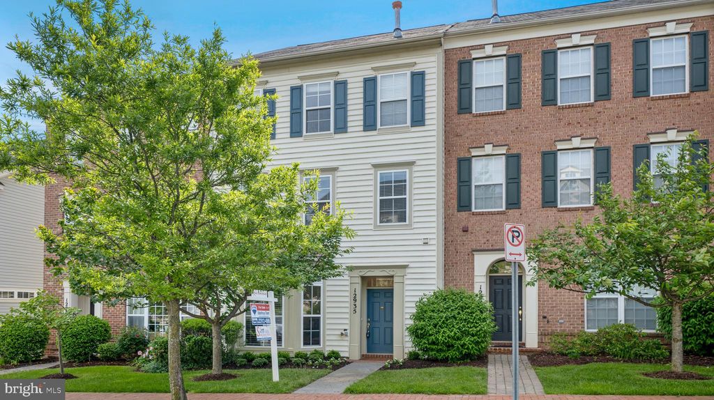 12935 Clarks Crossing Dr, Clarksburg, MD 20871