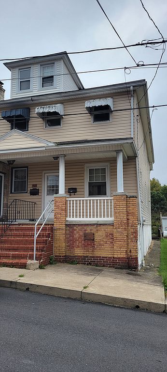 504 W Girard St, Mount Carmel, PA 17851