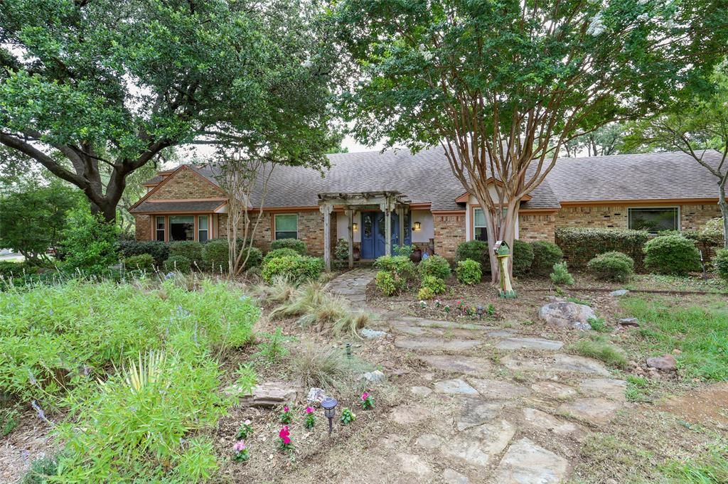 6574 Ridgeview Cir, Dallas, TX 75240