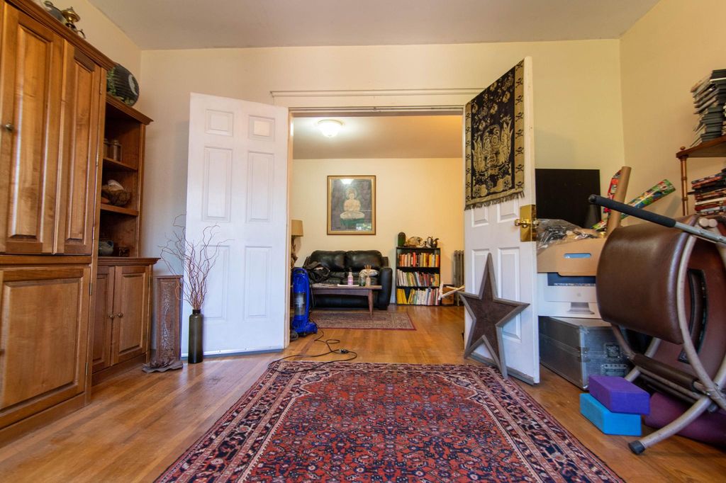 42 Orchard Rd #3, Brookline, MA 02445