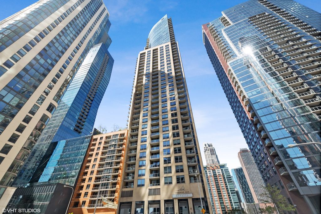 420 E Waterside Dr #1112, Chicago, IL 60601