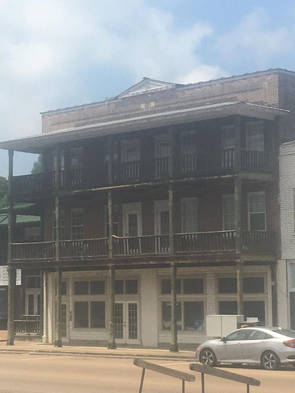 40 S  Main St   #30, Water Valley, MS 38965