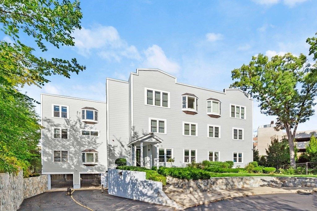 116 Florence St #F, Newton, MA 02467