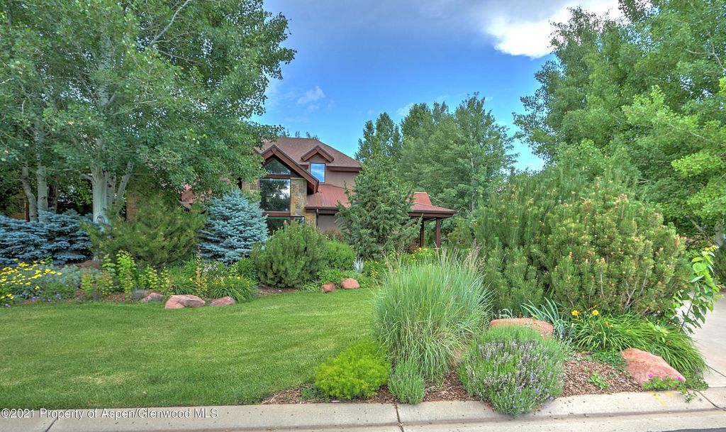 41 Sweet Grass Rd, Carbondale, CO 81623